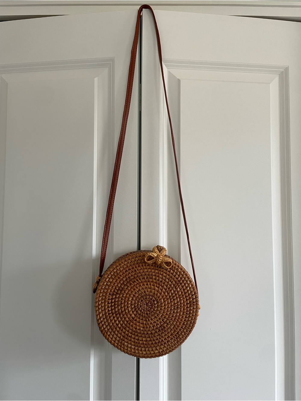 Handcrafted Round Woven Crossbody Bag - Brown